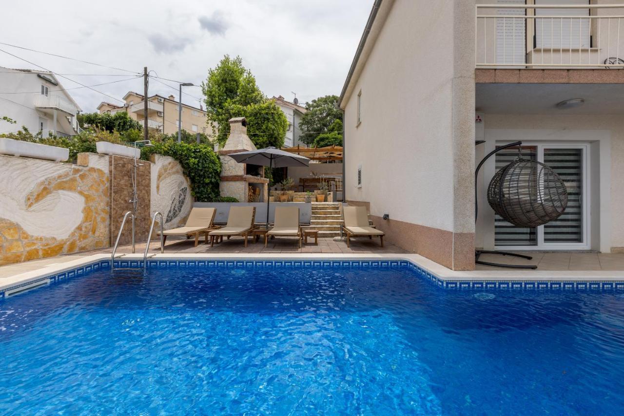 Villa Costa Blu With Pool By The Sea Трогир Экстерьер фото