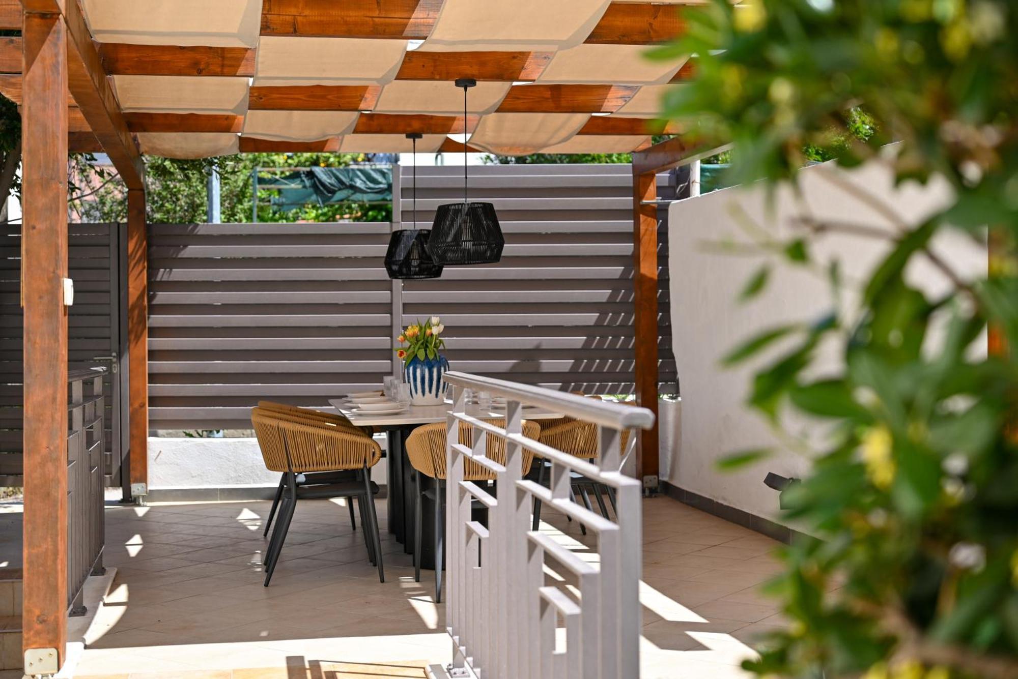 Villa Costa Blu With Pool By The Sea Трогир Экстерьер фото